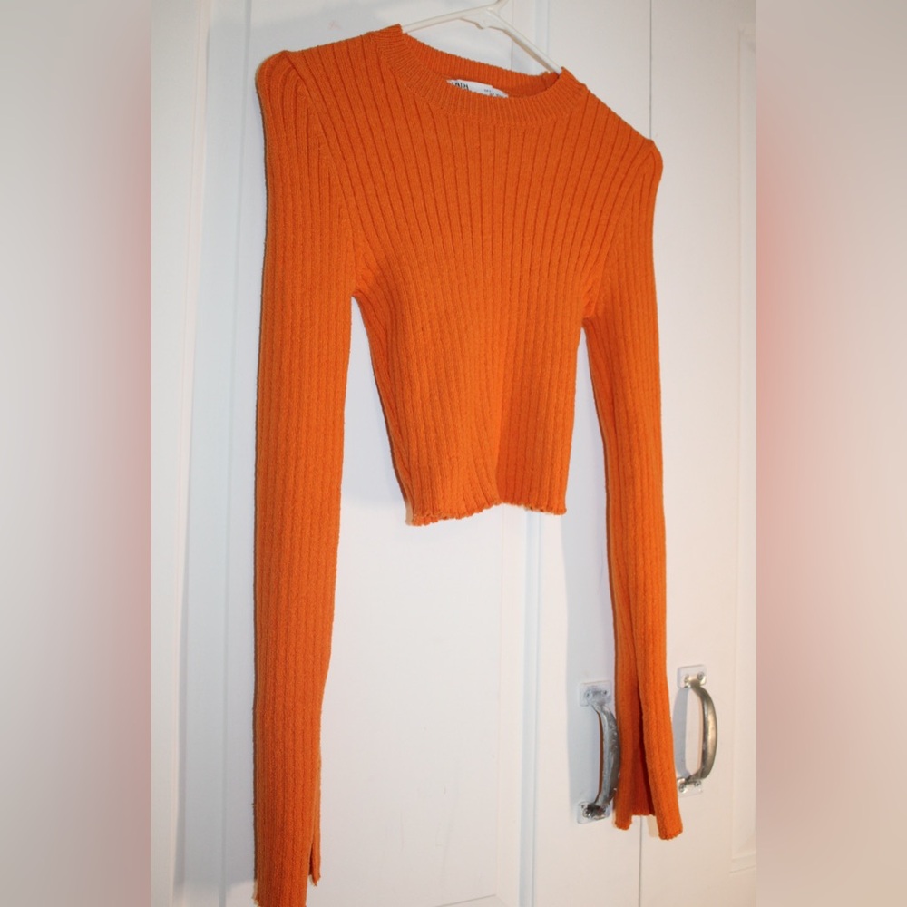 Zara Ribbed Long-Sleeve Cropped Sweater in Bright Orange